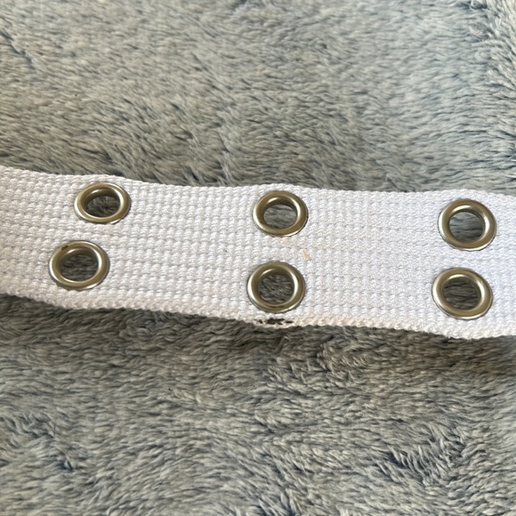 ✨Unisex White Double Grommet Fabric Belt - Picture 7 of 8